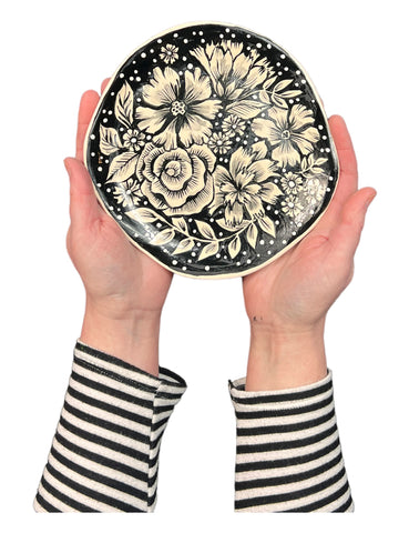 black and white flowers plate 2