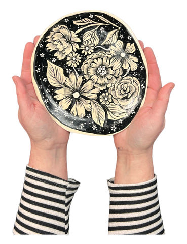 black and white flowers plate 3